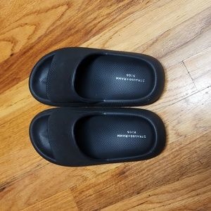Boy's 6 Slides, EUC